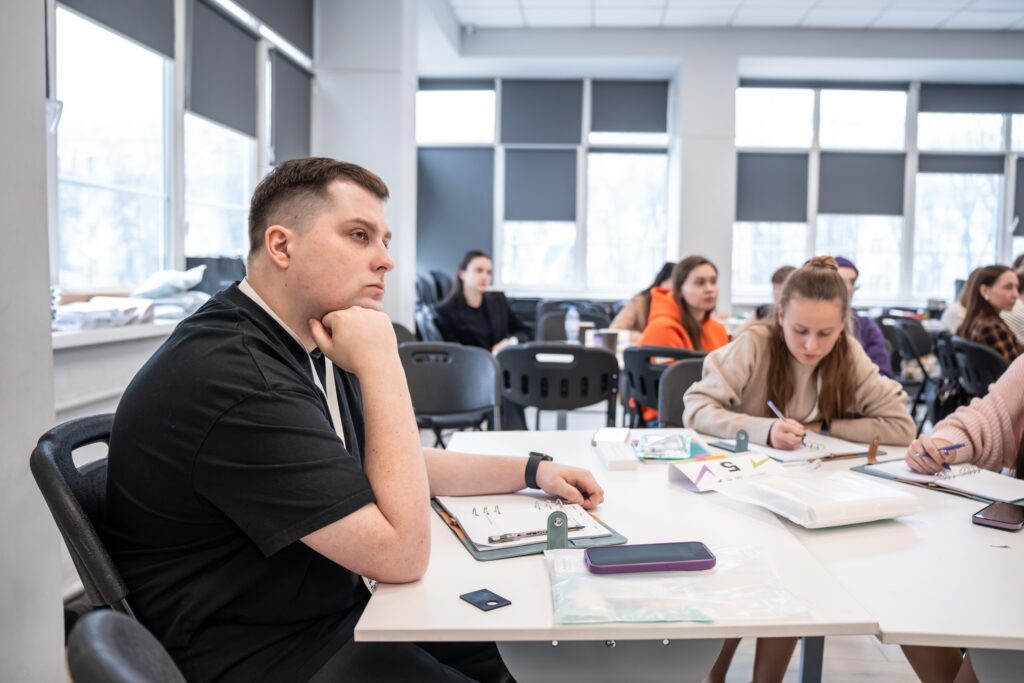 Сотрудники Ярославского филиала Финуниверситета стали участниками образовательной программы «Учись, учись»!